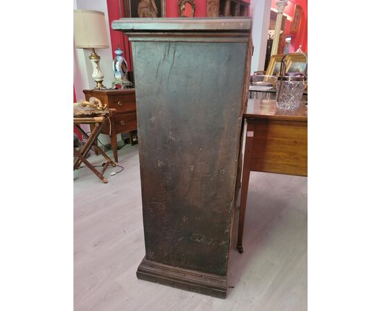 Credenza in legno di noce Toscana Secolo XVII