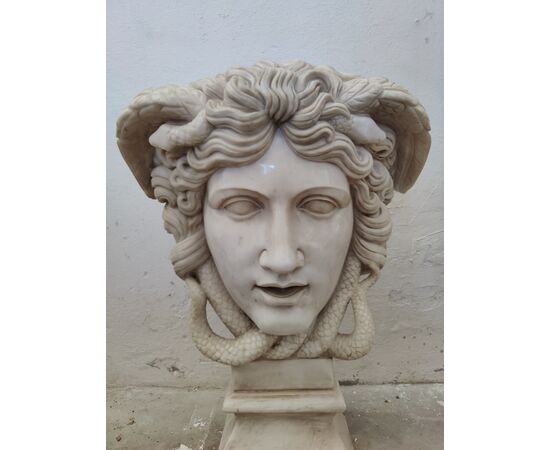Strepitosa Medusa H 80 cm in marmo - Venezia