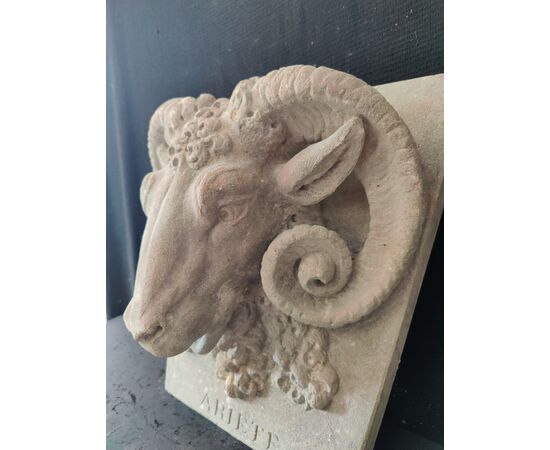 Mascherone/Bocca da Fontana - Volto di Ariete - Pietra di Vicenza - Venezia - 43 x 44 cm