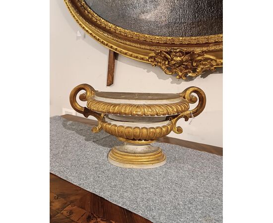 NEOCLASSICAL VASE-SHAPED PALM HOLDER LATE 18TH CENTURY