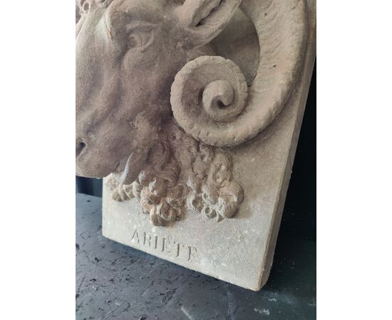 Mascherone/Bocca da Fontana - Volto di Ariete - Pietra di Vicenza - Venezia - 43 x 44 cm