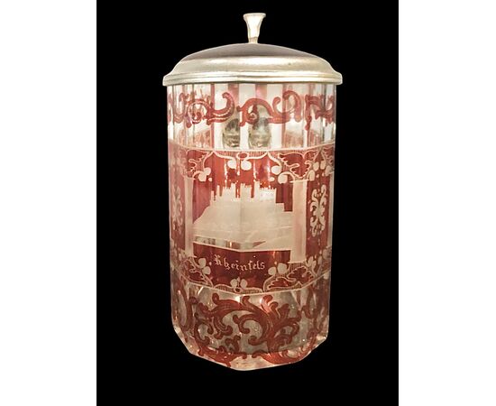 Bohemian Biedermeier mug with etched architectural scene and stylized vegetal racemes.