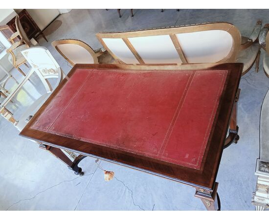 Writing desk in various woods, bronzes signed Guillaume Grohè