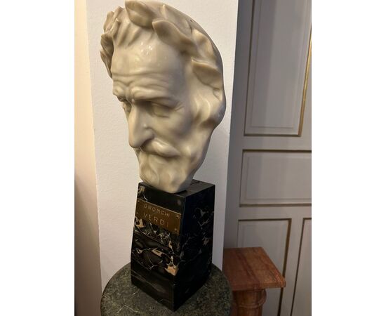 Head of Giuseppe Verdi in white marble