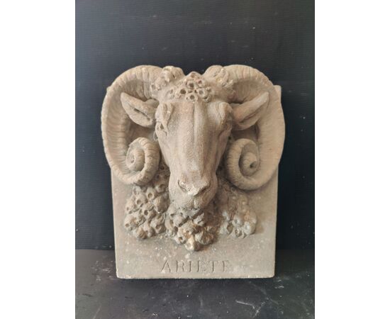 Mascherone/Bocca da Fontana - Volto di Ariete - Pietra di Vicenza - Venezia - 43 x 44 cm