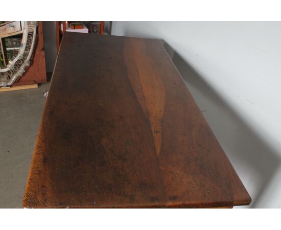 Antico tavolo scrittoio in noce Luigi XVI fine 700 restaurato . Mis 136 x 64 . h 79