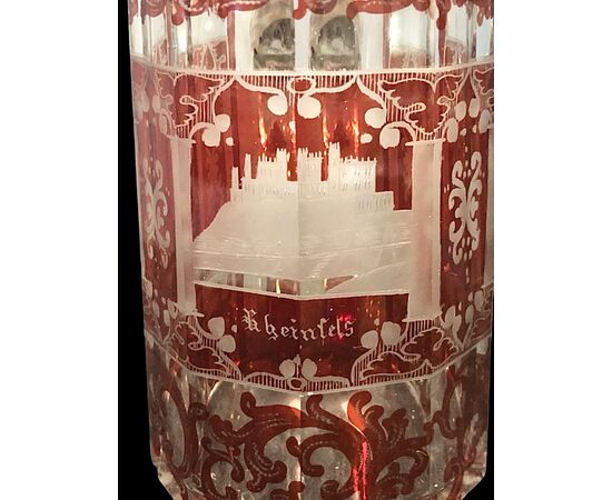 Bohemian Biedermeier mug with etched architectural scene and stylized vegetal racemes.