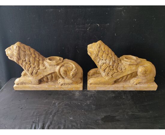 Spettacolare coppia di Leoni stile gotico, portalume - Venezia - 37x13 cm