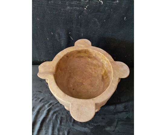 Bellissimo Mortaio finemente baccellato - H 18 cm - Marmo nembro