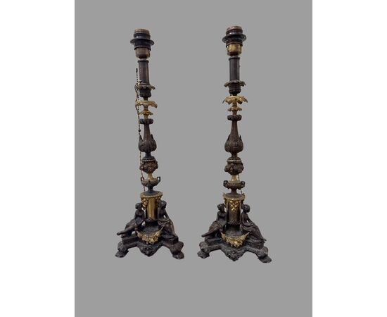 Coppia di lampade in bronzo