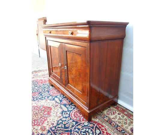 RESTAURED LOUIS PHILIPPE STYLE CAPPUCCINO WALNUT SIDEBOARD MID-19TH CENTURY cm L123xP56xH107