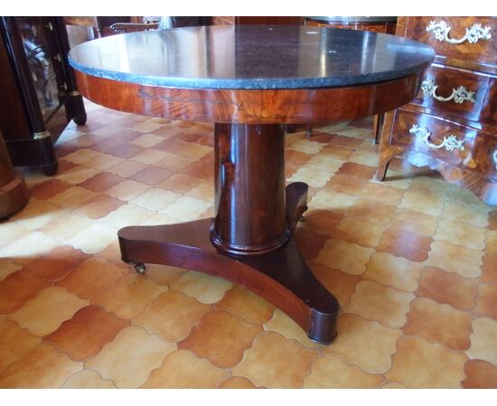 ROUND TABLE WITH EMPIRE STYLE MARBLE, 19TH CENTURY, RESTORED