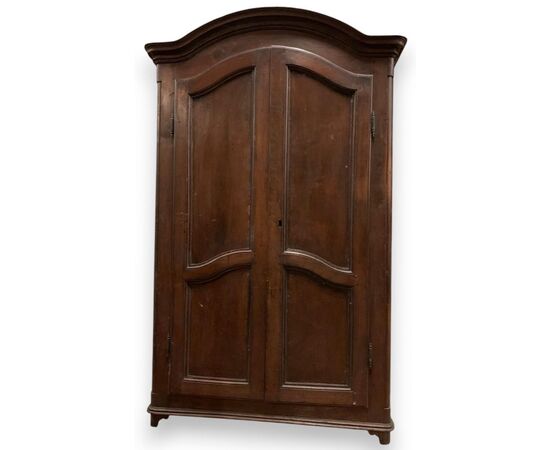 ARM252 - Walnut wardrobe, two doors, 18th century, measures cm L 116 x H 198 x D 35