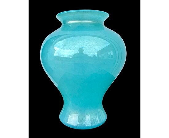 Globular vase in submerged blue glass with gold leaf. Barovier & Toso.