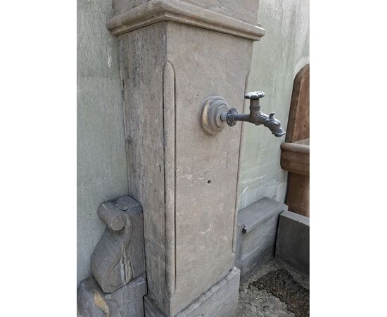 Stone wall fountain