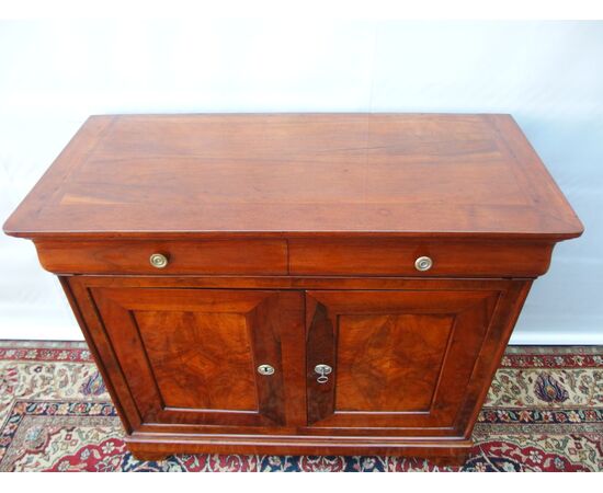 RESTAURED LOUIS PHILIPPE STYLE CAPPUCCINO WALNUT SIDEBOARD MID-19TH CENTURY cm L123xP56xH107