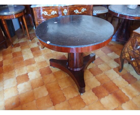 ROUND TABLE WITH EMPIRE STYLE MARBLE, 19TH CENTURY, RESTORED