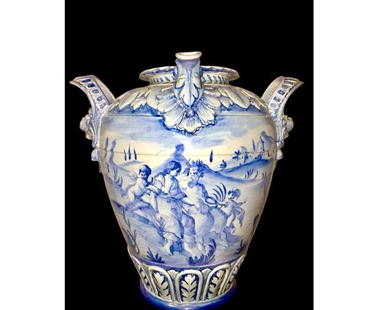 Grande vado Idria in maiolica a decoro turchino.Cantagalli,Firenze.
