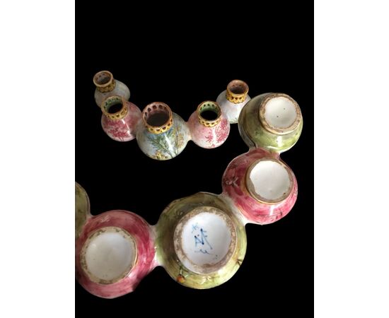 Centerpiece made up of two series of globular jars decorated with landscapes. Minghetti Bologna manufacture