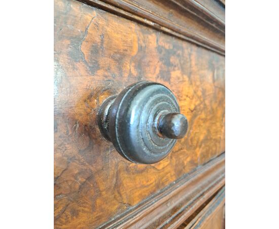 Credenza del '600 in noce