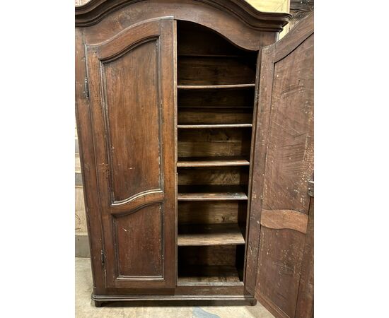 ARM252 - Walnut wardrobe, two doors, 18th century, measures cm L 116 x H 198 x D 35