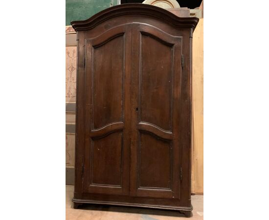 ARM252 - Walnut wardrobe, two doors, 18th century, measures cm L 116 x H 198 x D 35