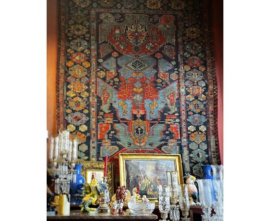 Antique Sumak