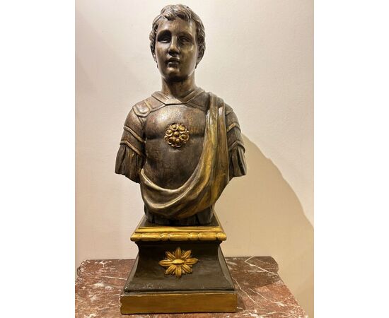 Busto di un Imperatore in legnio