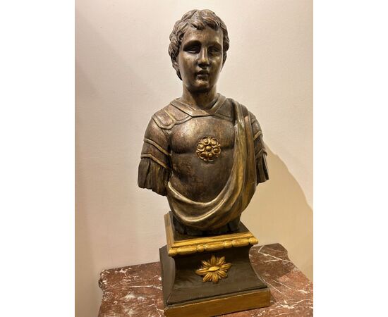 Busto di un Imperatore in legnio