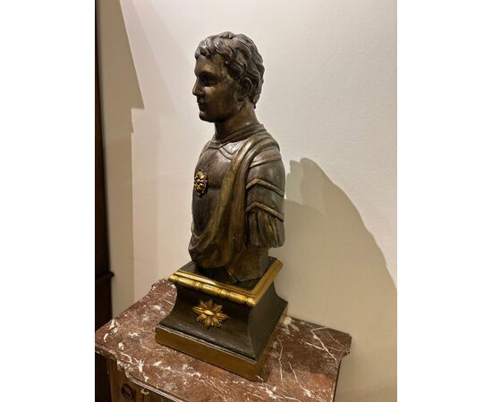Busto di un Imperatore in legnio