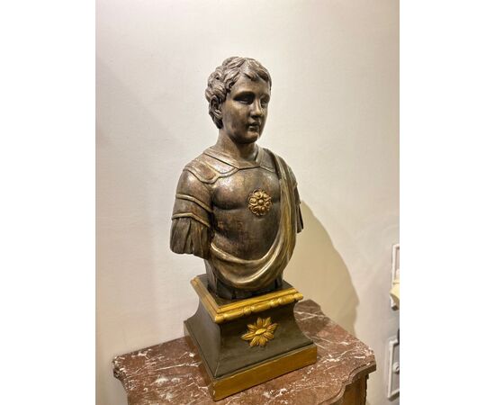 Busto di un Imperatore in legnio