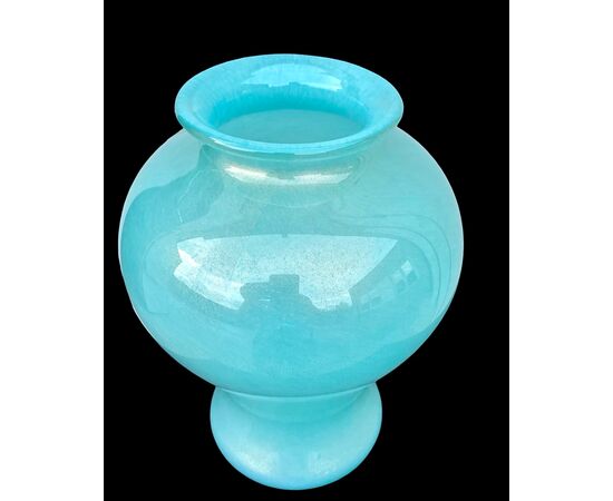 Globular vase in submerged blue glass with gold leaf. Barovier & Toso.