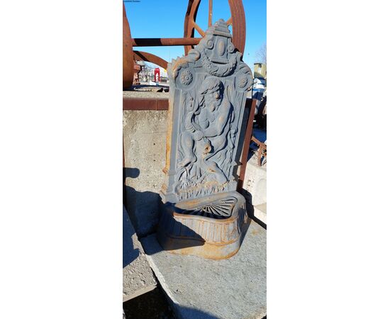 Cast iron wall fountain