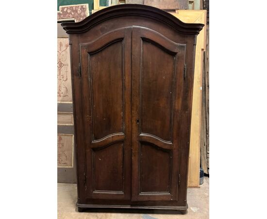 ARM252 - Walnut wardrobe, two doors, 18th century, measures cm L 116 x H 198 x D 35