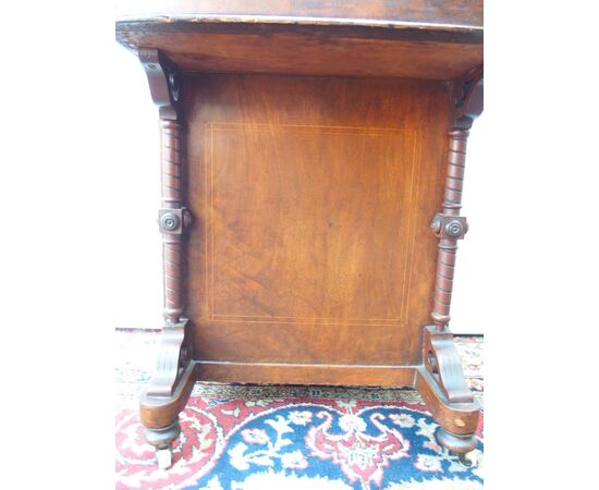 Davenport walnut desk with threads, 19th century. cm L52xW50xH86