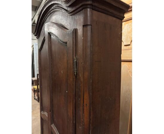 ARM252 - Walnut wardrobe, two doors, 18th century, measures cm L 116 x H 198 x D 35