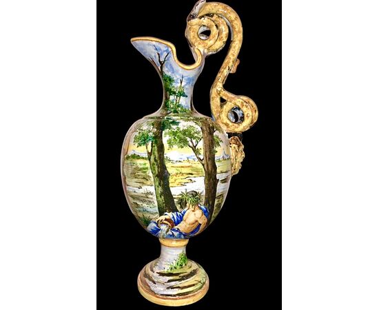 Majolica pouring vase with historical decoration. Minghetti, Bologna.