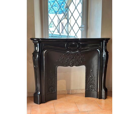 French fireplace IN BELGIAN BLACK MARBLE WITH REDUCER