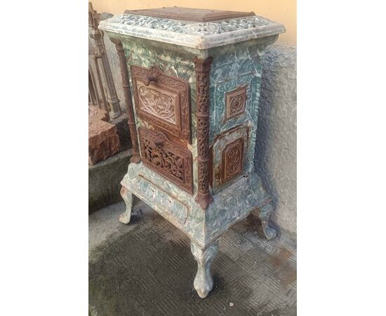 Majolica stove