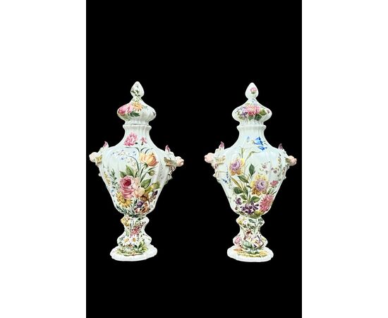 Pair of ceramic vases with floral decoration. Gian Battista Viero manufacture. Nove di Bassano