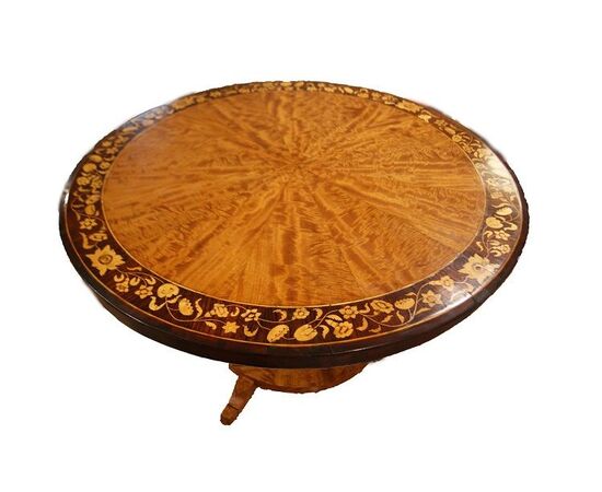 Early 1800s English fixed circular table in birch and rosewood with beautiful inlays