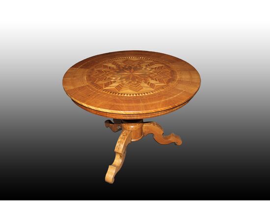 Large fixed circular Sorrento table from 19th-century Italy, richly inlaid