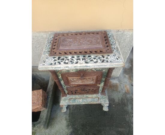 Majolica stove