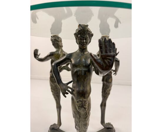 Tavolo basso con base tripode in bronzo, XX secolo