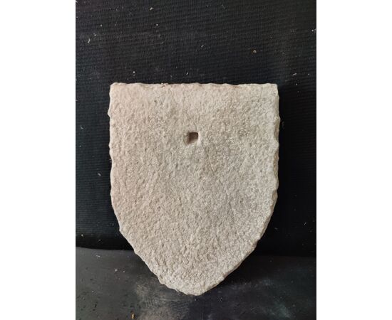 Elegante stemma gentilizio - 27 x 34 cm - Marmo d'Istria - Venezia