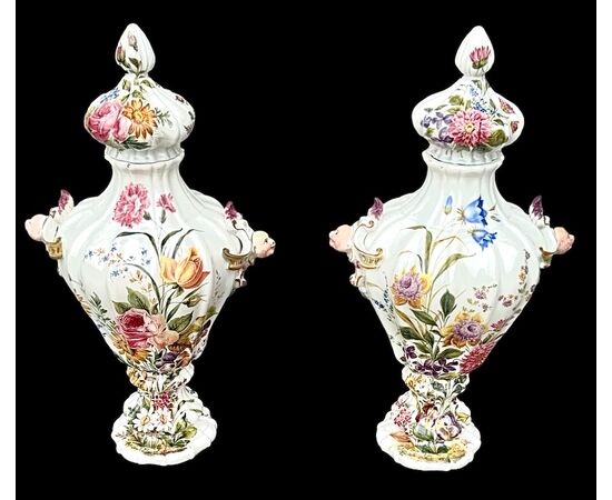 Pair of ceramic vases with floral decoration. Gian Battista Viero manufacture. Nove di Bassano