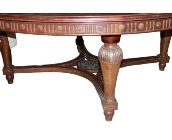 Large early 1800s French Louis XVI style mahogany table, 2 meters in diameter.