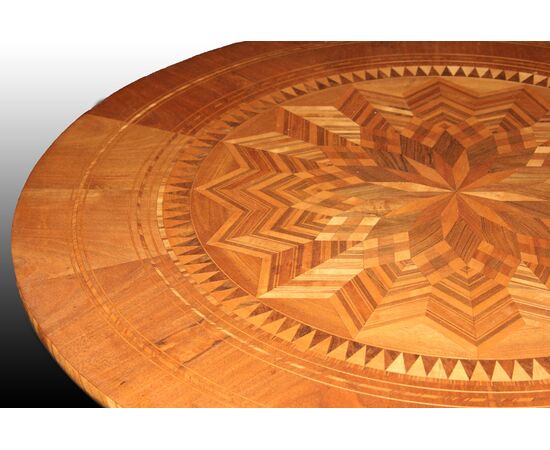 Large fixed circular Sorrento table from 19th-century Italy, richly inlaid