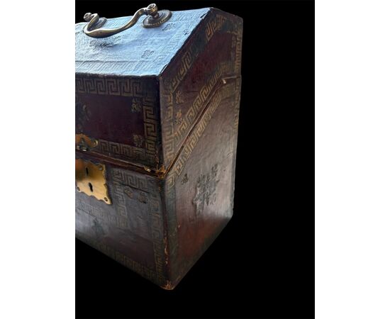 Set di posate da viaggio, in cofanetto in cuoio impresso in oro , Venezia fine del XVIII secolo