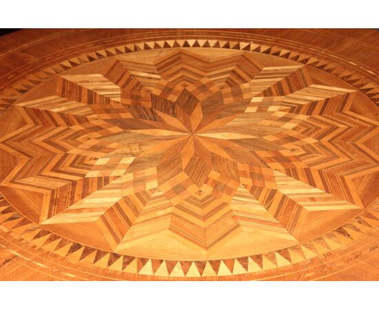Large fixed circular Sorrento table from 19th-century Italy, richly inlaid